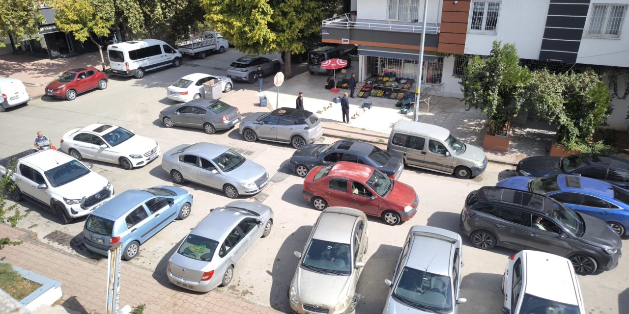 Gaziantep’te oda seçimleri trafiği kilitledi: Değirmiçem’de vatandaş isyan ediyor
