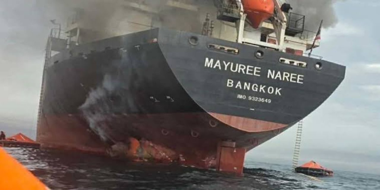 Hürmüz Boğazı’nda petrol tankerinde patlama