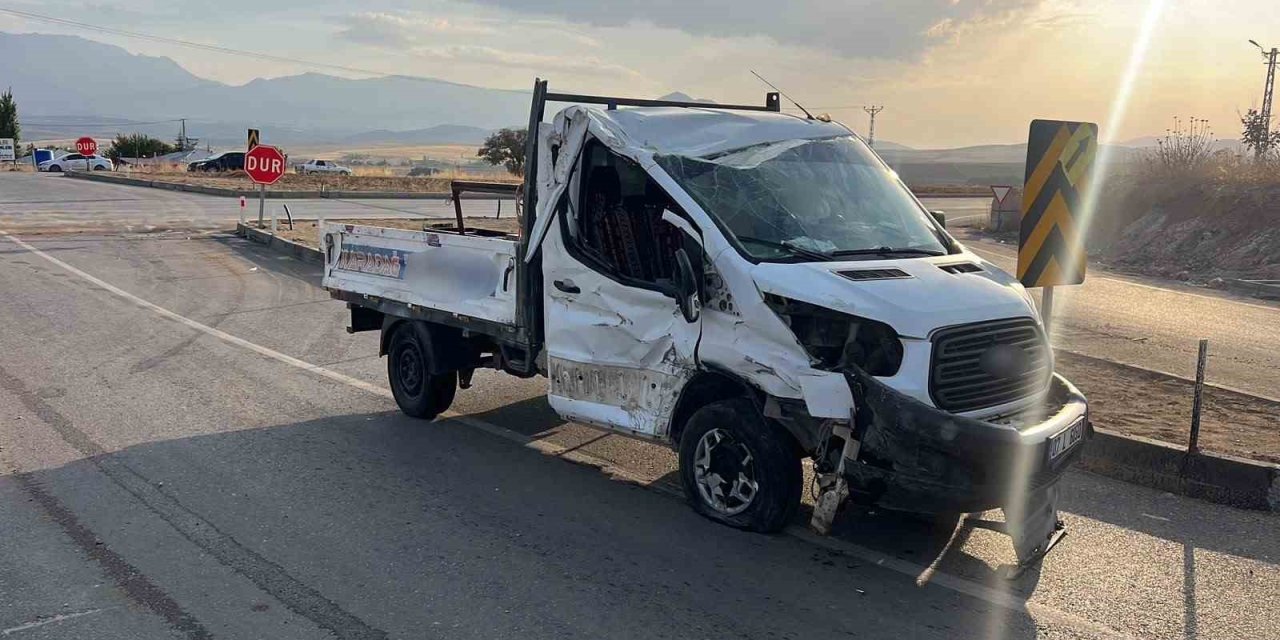 MHP konvoyunda kaza: 1 ölü, 7 yaralı
