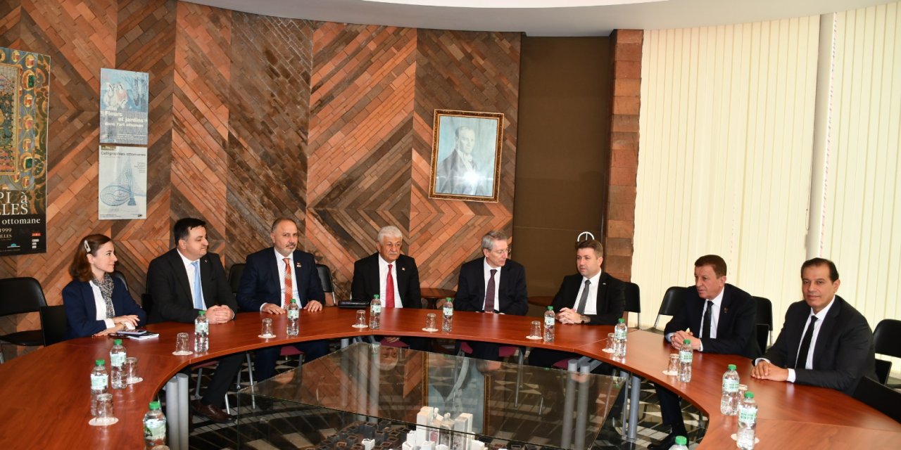 Gaziantepli Halıcılar Paris'e çıkarma yaptı