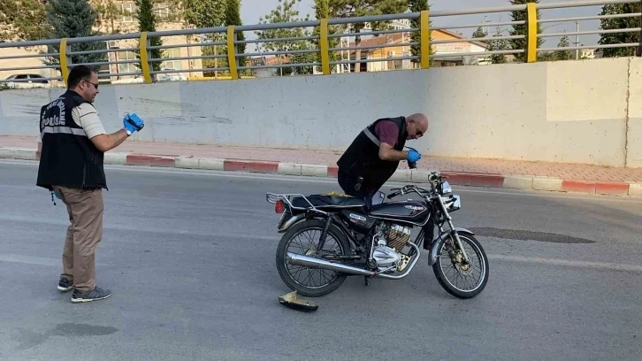 Karaman da Motosiklet aydınlatma direğine çarptı: 1 ölü, 1 yaralı