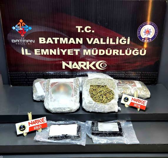Uyuşturucu taciri 21 şahıs yakalandı