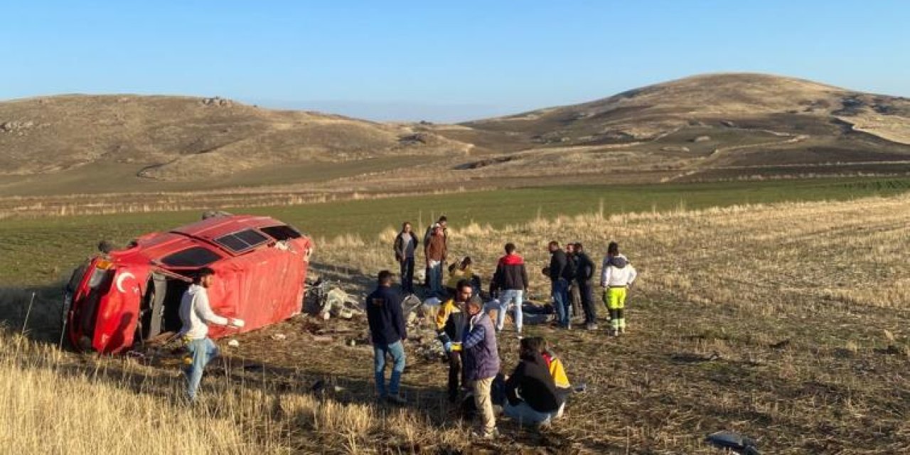 İşçileri taşıyan minibüs devrildi: 6 yaralı
