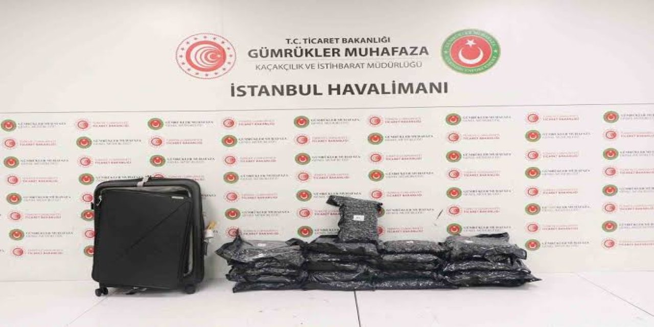 Havalimanında 25 kilo esrar ele geçirildi: 2 gözaltı