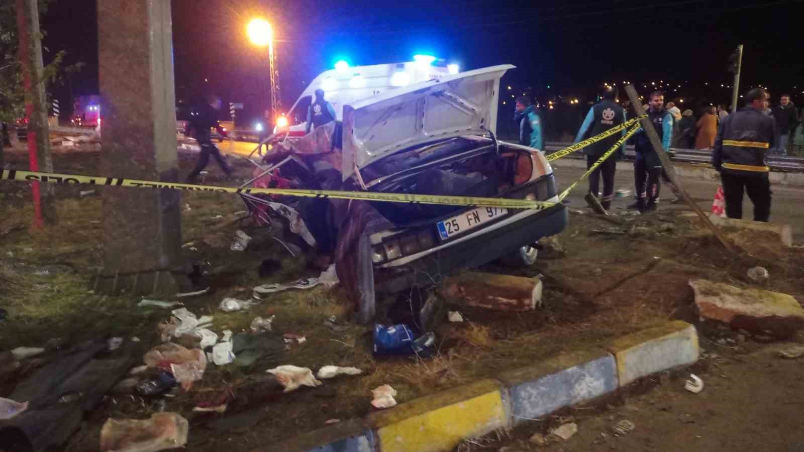 Van’da korkunç kaza tır ile otomobil çarpıştı: 1 ölü, 4 yaralı