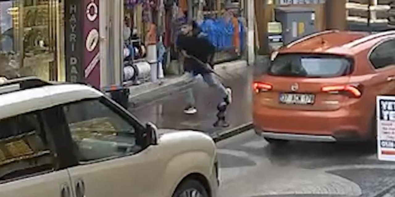 Caddede etrafa rastgele ateş açıp, 4 kişiyi yaraladı