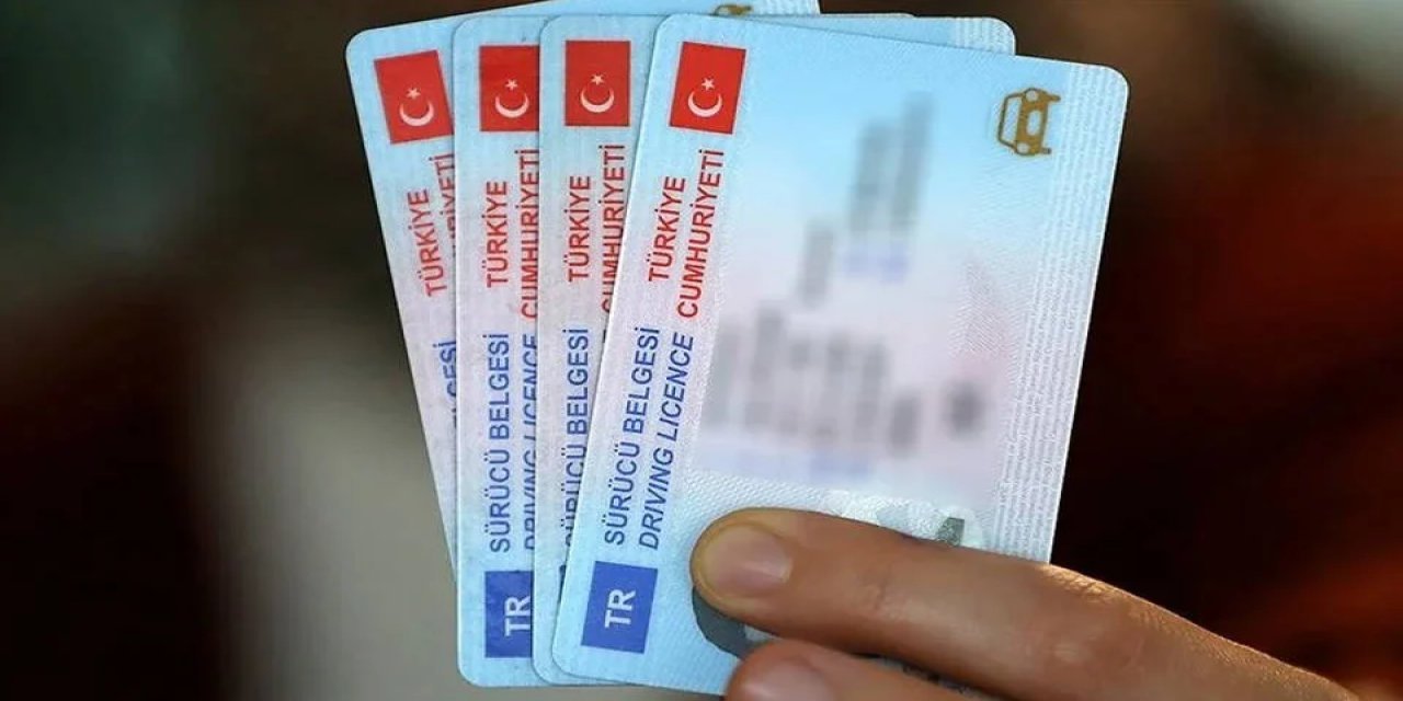 Kimliklerde büyük değişim! İlk olarak memurlar kullanacak