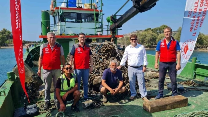 Muğla da 20 ton tonoz ve halat çıkarıldı