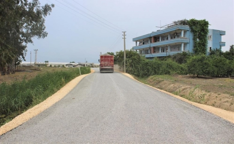 Mersin Büyükşehir Belediyesinin yol çalışmaları devam ediyor