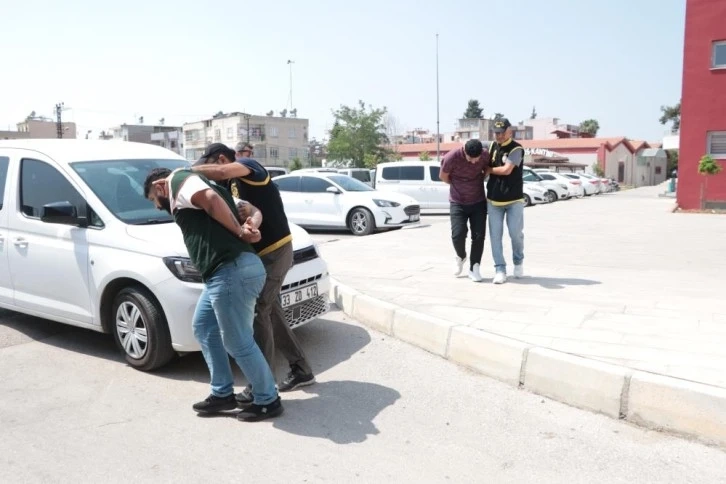 Adana'da Husumetli oldukları aileyi silahla taradılar: 1 ölü, 6 yaralı