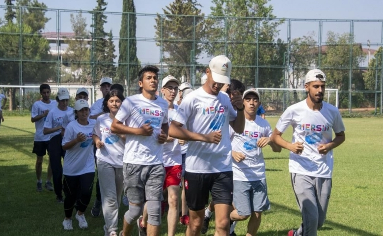 Mersin Büyükşehir Belediyesinden gençlere ücretsiz kurs hizmeti