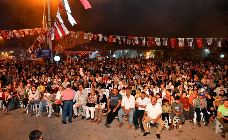 Mersin Büyükşehir sanatçıları Ayvagediği’nde konser verdi