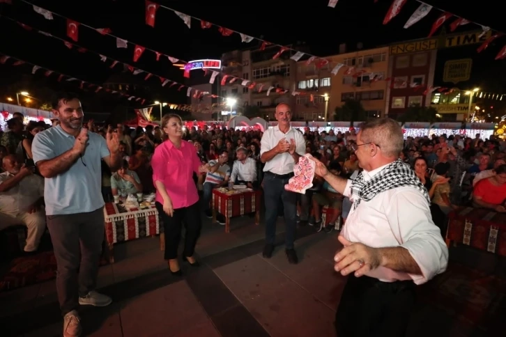 İzmit Pişmaniye sıra gecesi ilgi gördü