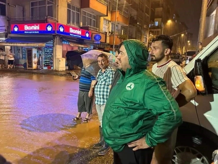 Sağanak yağış  Giresun'da hayatı olumsuz etkiledi