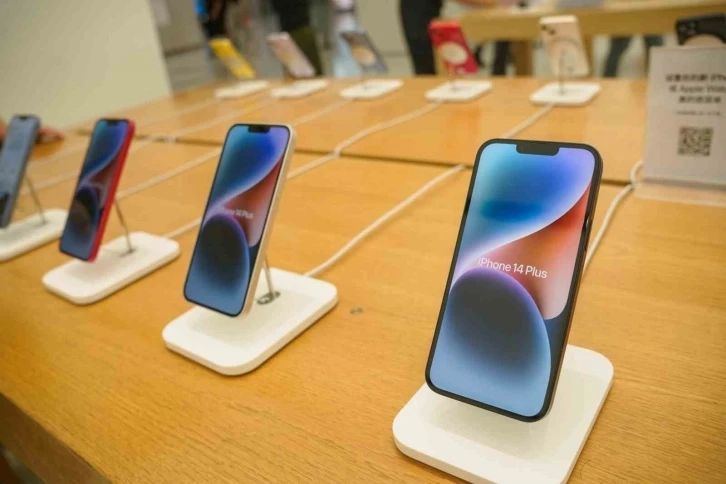 Apple, iPhone’nun yasaklandığı Çin’de 200 milyar dolar kaybetti