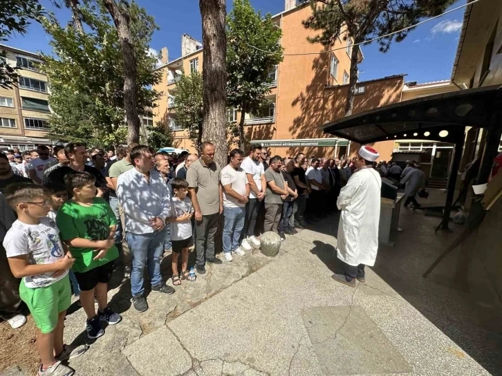 Tekirdağ da kavga sırasında vurulan genç gözyaşları arasında defnedildi