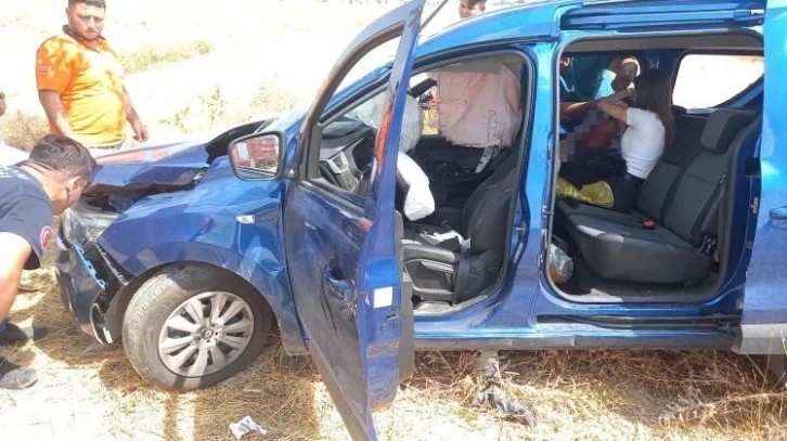 Antalya Korkuteli’nde zincirleme kaza: 2’si ağır 6 yaralı