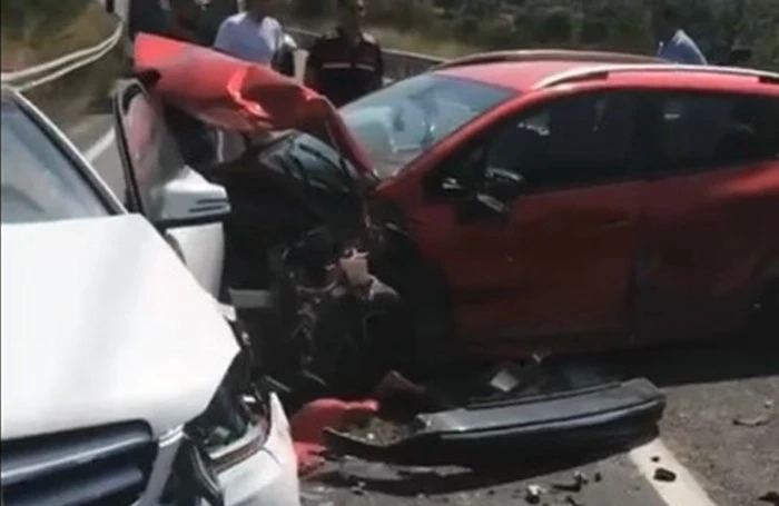 Muğla da 5 araçlı zincirleme trafik kazası: 12 yaralı