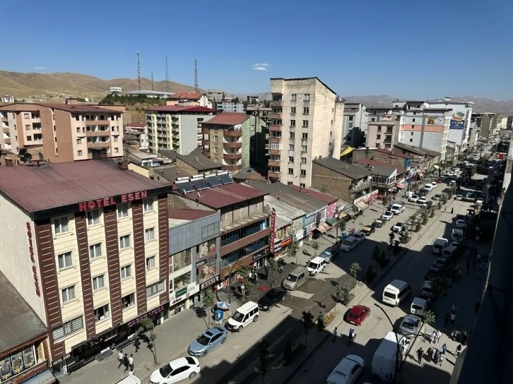 Kerkük de 4,8 büyüklüğünde yaşanan deprem Hakkari ve ilçelerinde de hissedildi