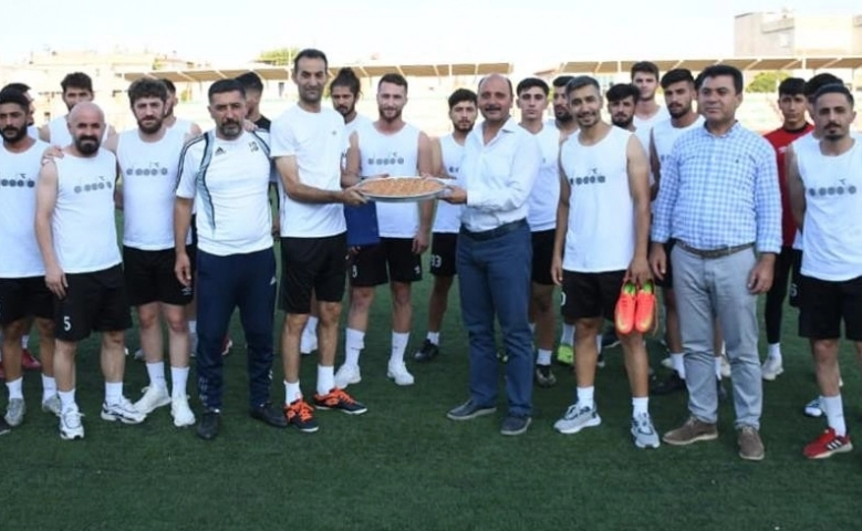 Başkan Hasan Doğru, Araban Belediyespor’a yeni sezonda başarılar diledi