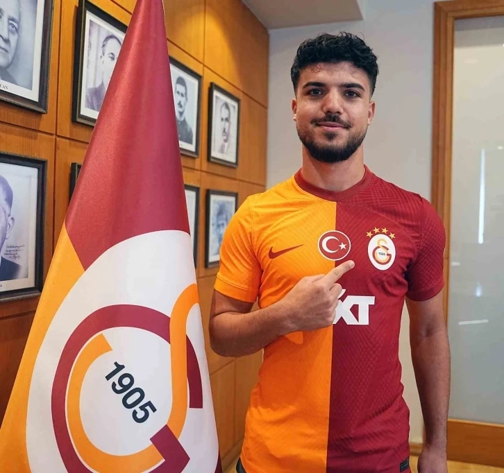 Eyüp Aydın Galatasaray formasını giydi