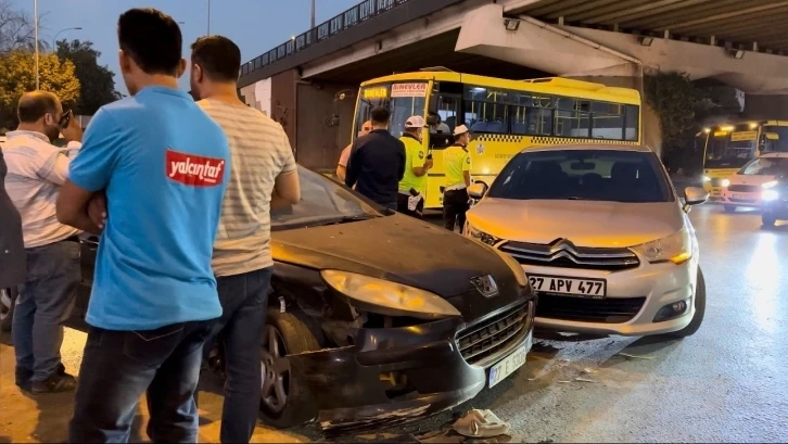 Şehitkamil GATEM kavşağında peş peşe iki kaza oldu 5 yaralı var