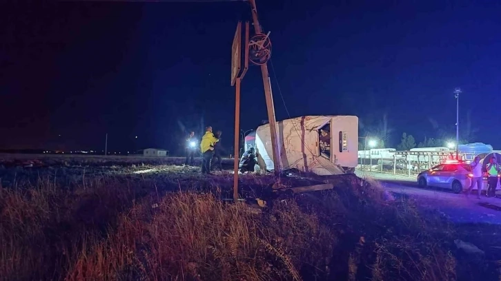 Adıyaman, Kahta yolunda takla atan araçta 1 kişi öldü, 4 kişi yaralandı