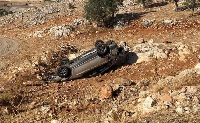 Adıyaman'da Otomobil şarampole yuvarlandı: 5 yaralı