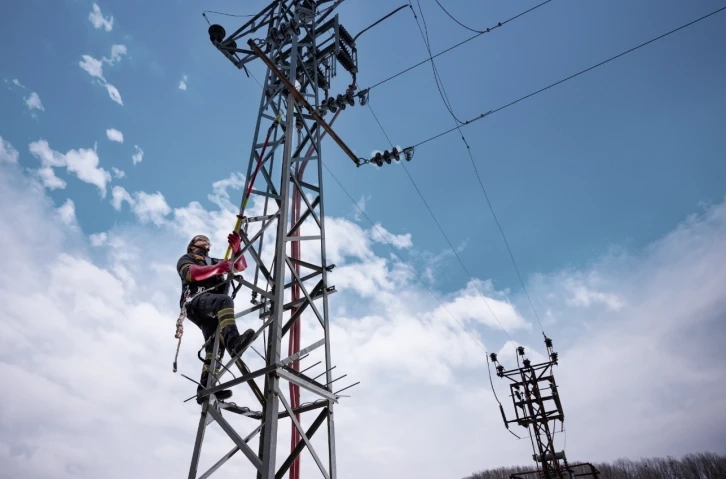 Toroslar EDAŞ elektrik dağıtım yatırımlarında zirvedeki yerini korudu