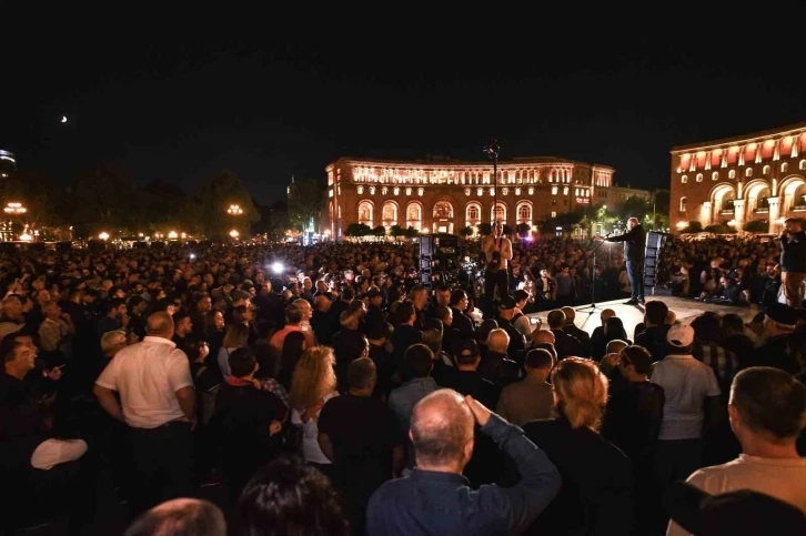 Ermenistan’da Paşinyan’a yönelik protestolar 3’üncü gününde