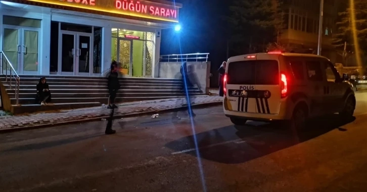 Kayseri'de düğünde çıkan kavgada 1 kişi bıçaklandı, annesi darp edildi