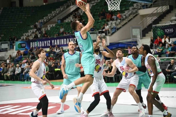 Basketbol da, Çayırova Belediyesi, deplasmandan galibiyetle döndü