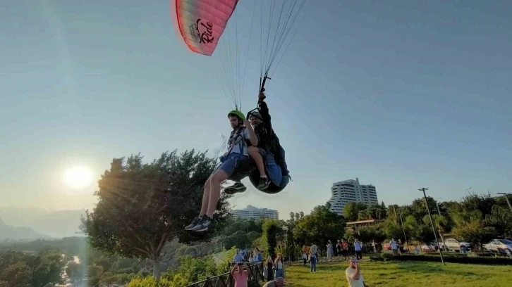 Antalya'da Adrenalin tutkusu yasak dinlemiyor