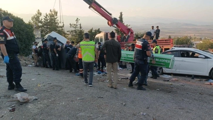 Son Dakika...Gaziantep’te katliam gibi kaza: 6 ölü, 4'ü ağır 17 yaralı