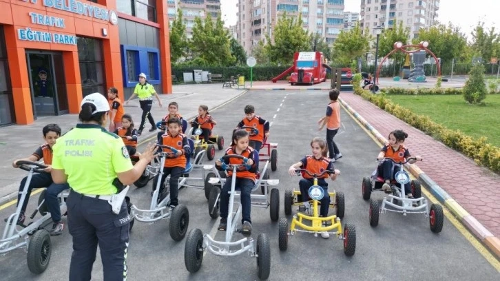 Şahinbey Belediyesi öğrencilere trafik bilinci aşılıyor