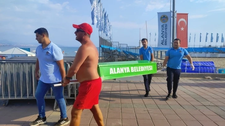 Antalya’da denizde kadın cesedi bulundu