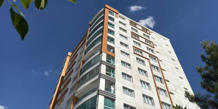 13 yaşındaki çocuk  evinin balkonundan atlayarak hayatını kaybetti