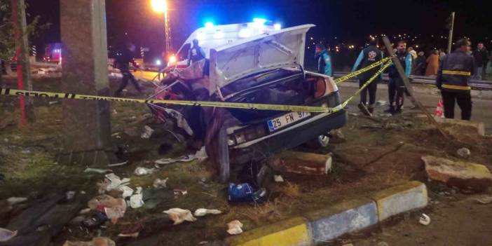 Van’da korkunç kaza tır ile otomobil çarpıştı: 1 ölü, 4 yaralı