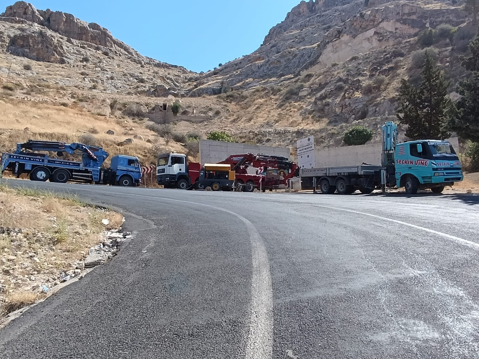 halfeti-sahil-yolu-telleme-calismasi-3-jpg.jpg