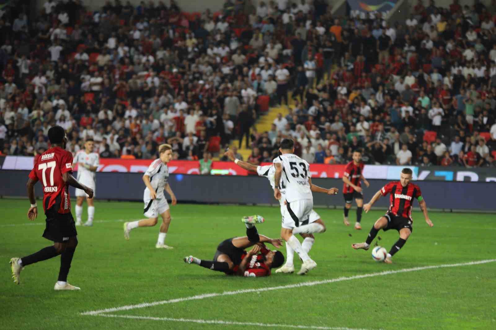 gaziantepspor-besiktas-maci-1-1.jpg