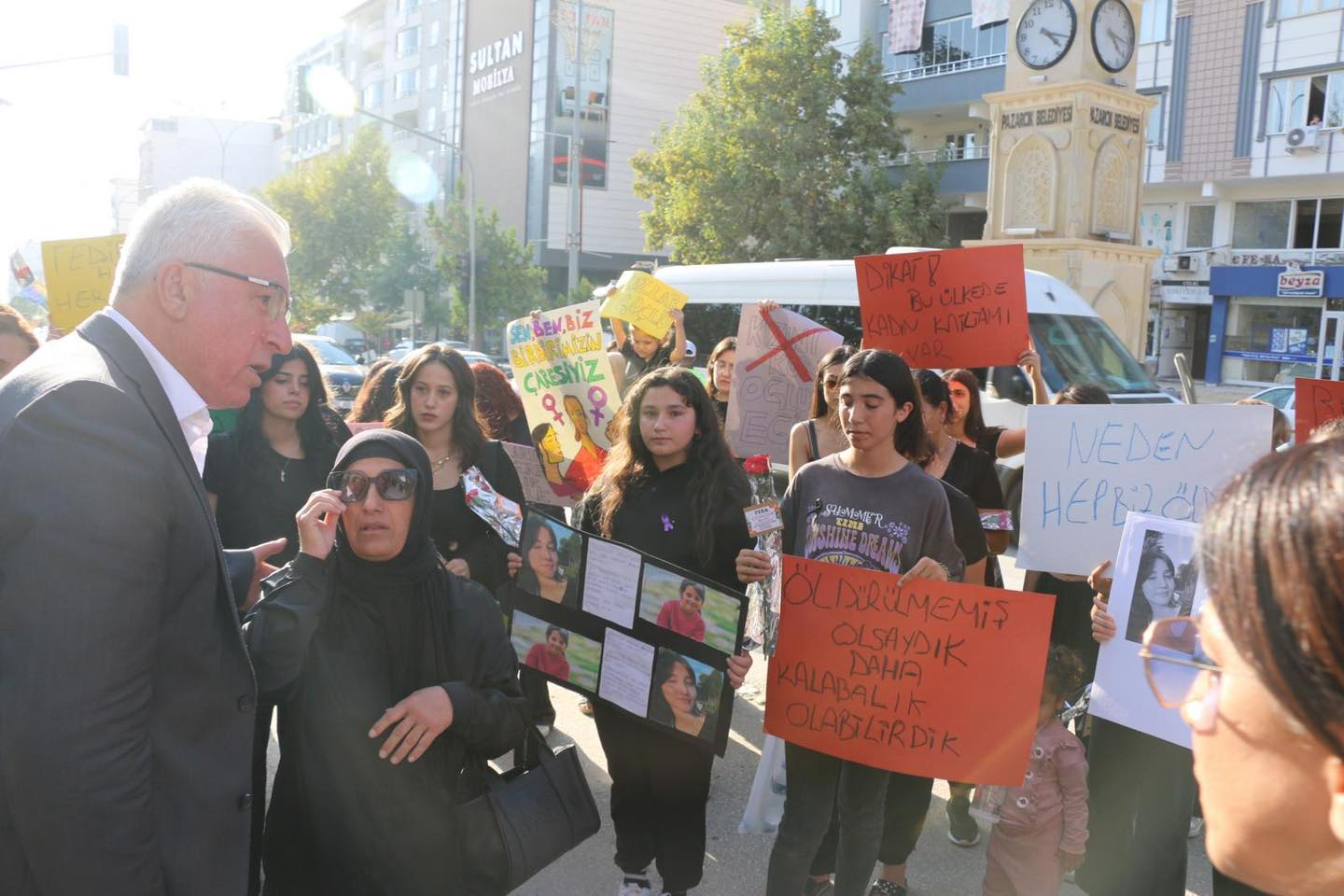 pazarcik-belediye-bsk-haydar-ikizer-kadin-eyleminde-3.jpg