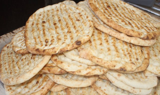 ekmek-pide.jpg