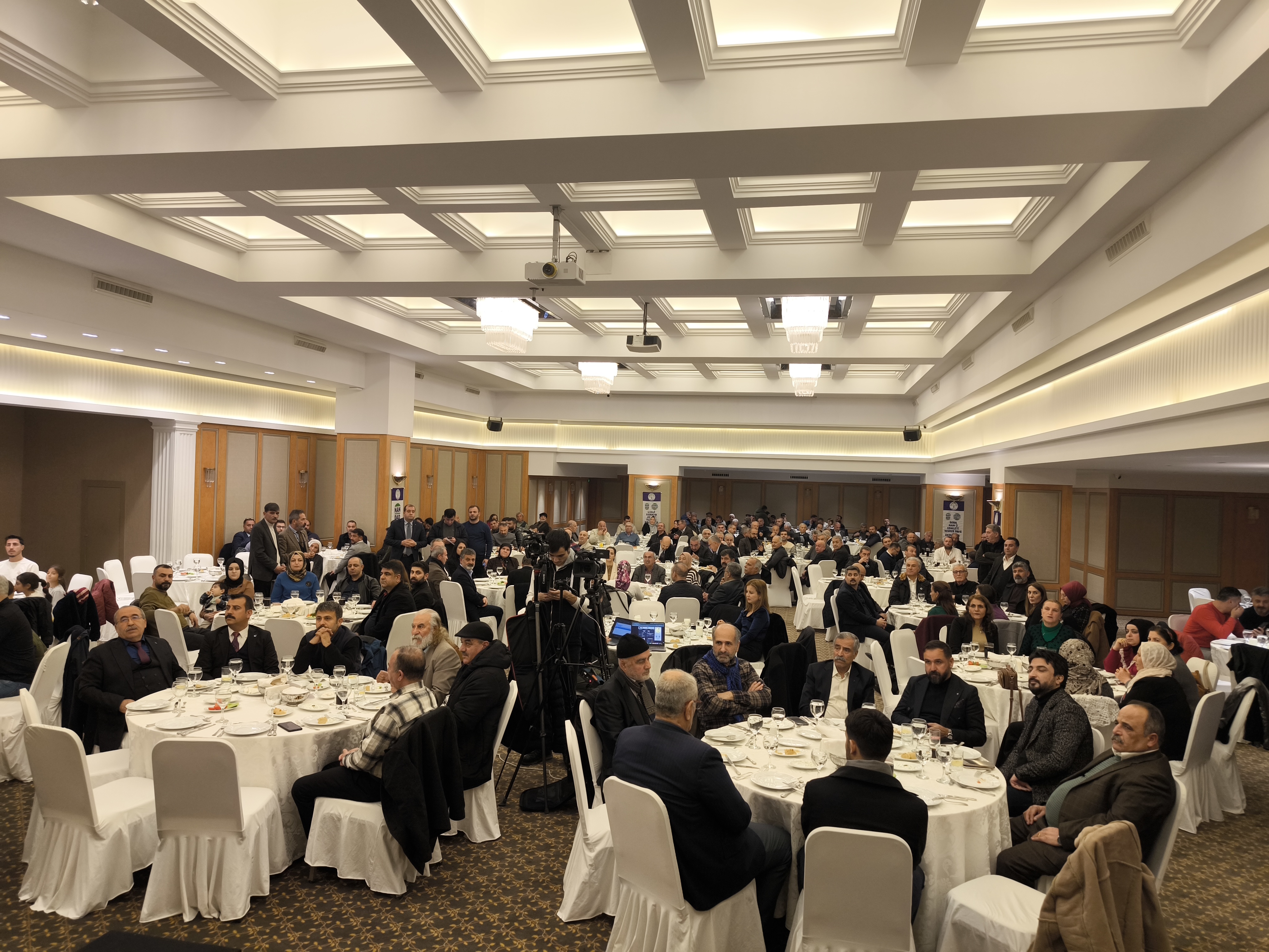 dem-parti-dayanisma-yemegi-ve-tuncer-bakirhan-21.jpg
