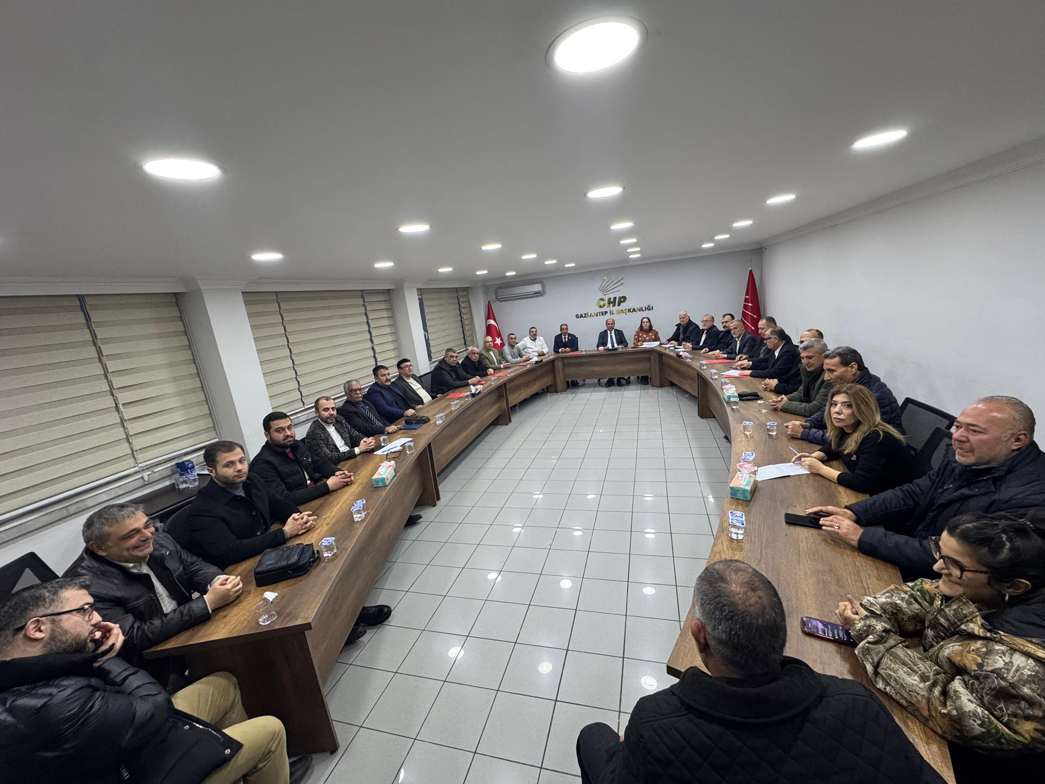 chp-gaziantep-il-yonetimi-toplantisi-4jpg.jpg