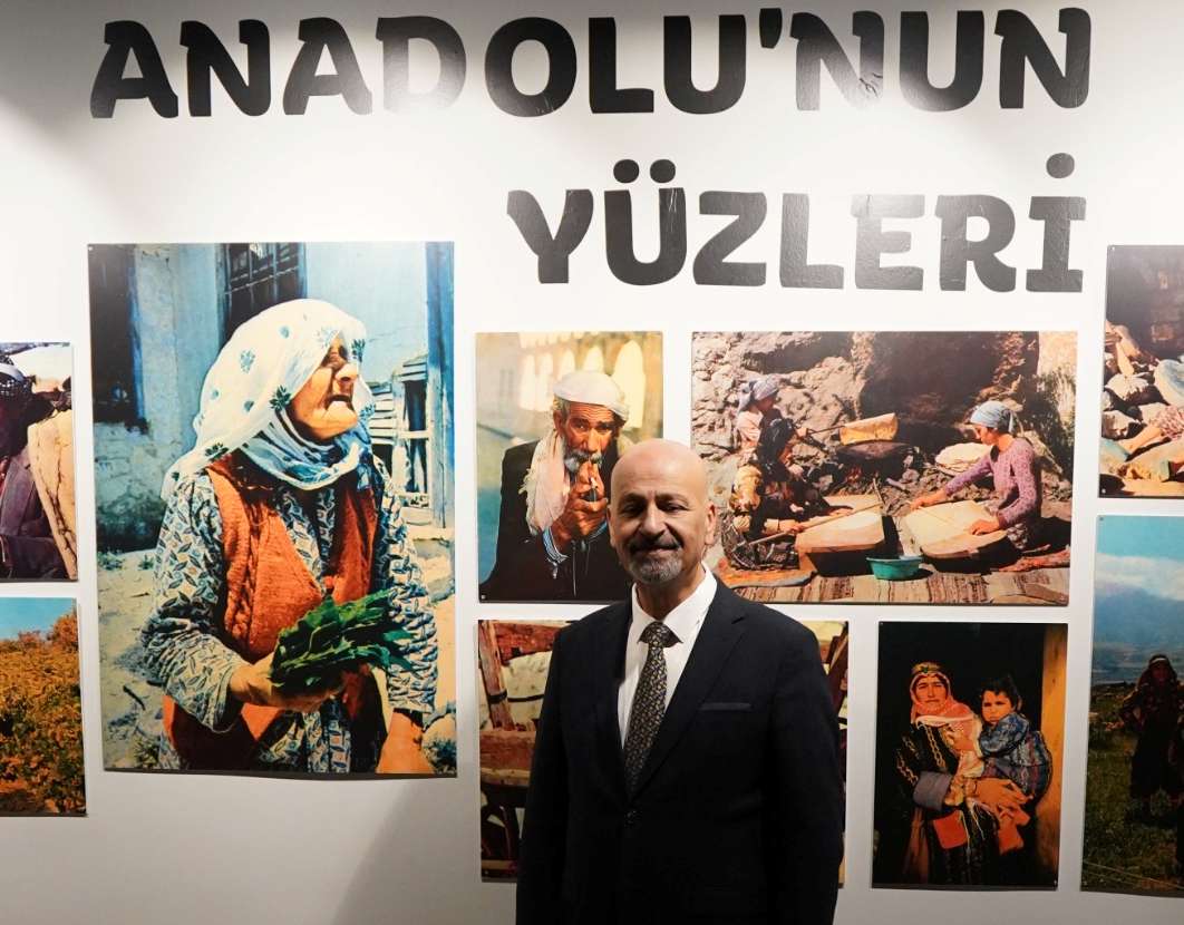 gazeteci-ali-atalar-anadolunun-yuzleri-sergisine-yogun-ilgi-2.jpeg