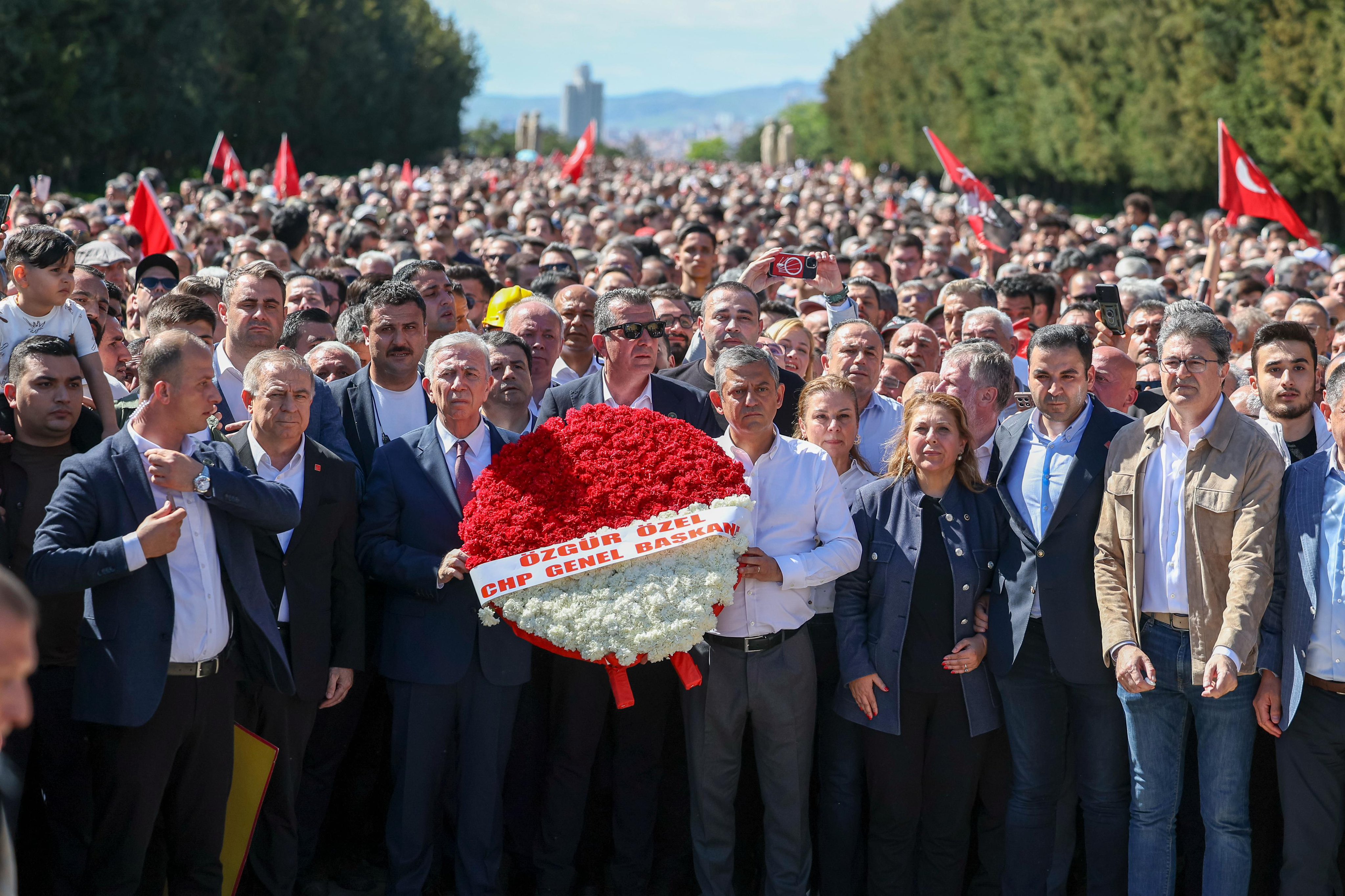 chp-ozgur-ozel3.jpg