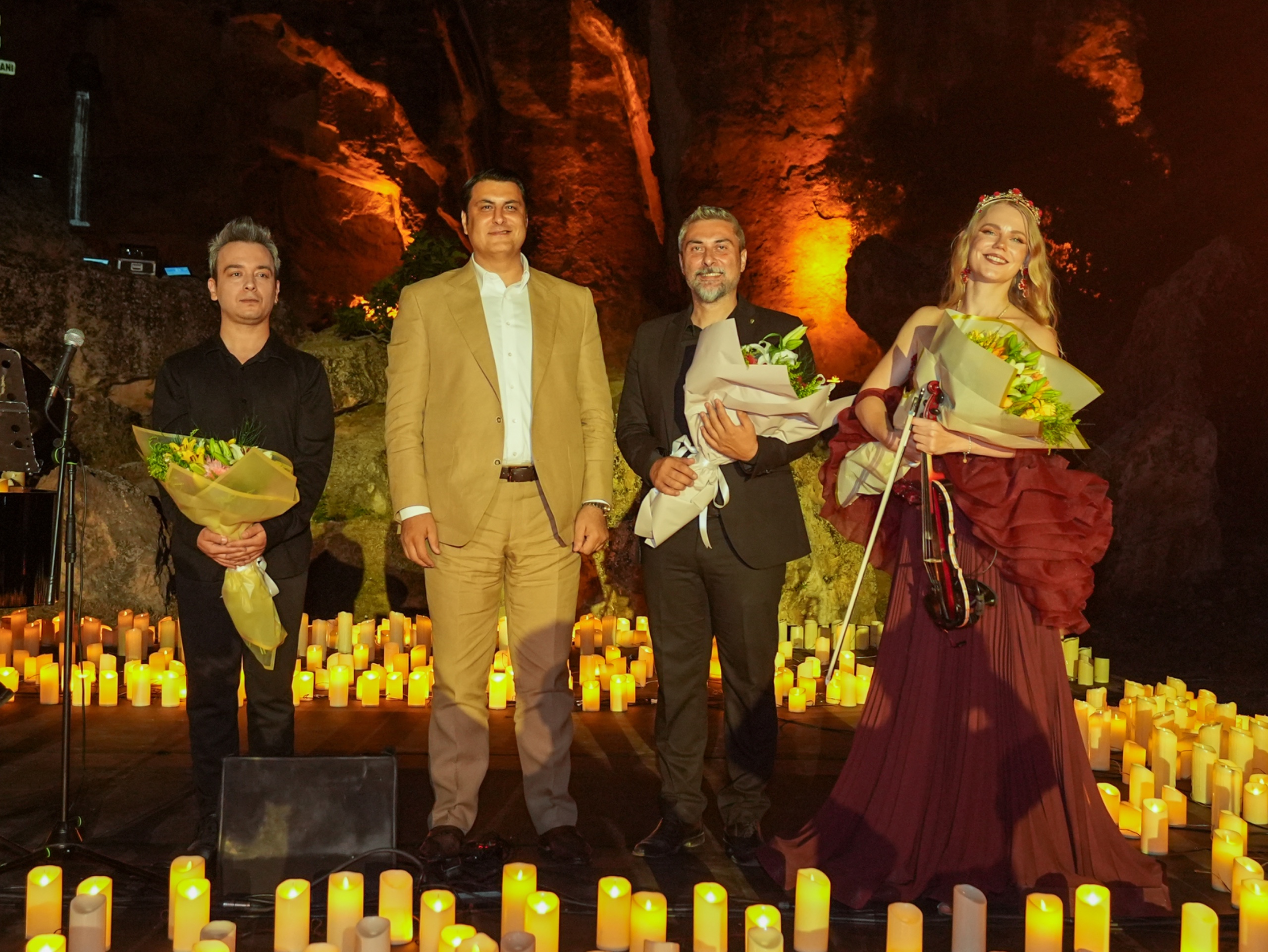 tarihi-duluk-antik-kentinde-candela-konseri-2.jpeg