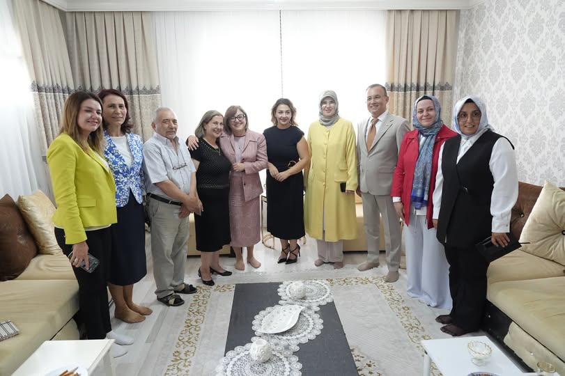 vali-fatma-sahin-koruyucu-aile-ziyareti-yasemin-ailesi.jpg